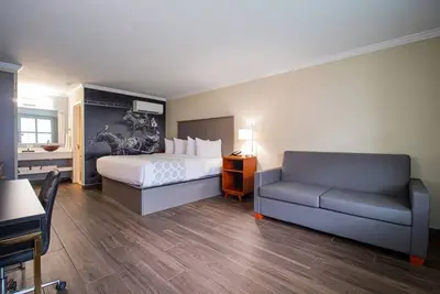 Image de Relax and Unwind! Pet-Friendly Property, Onsite Pool, Free Breakfast