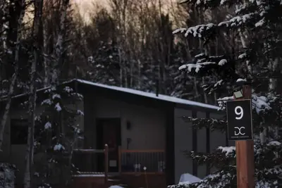 Image de A proximité des principales activités de Charlevoix. Confort, intimité garantis.