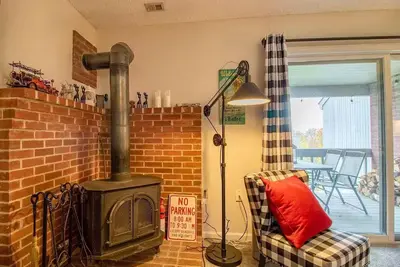 Image de Ski-in Condo on Mountain Woodstove/Hot Tub Access