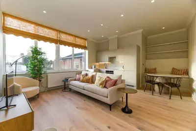 Pass the Keys | Stunning loft style apartment