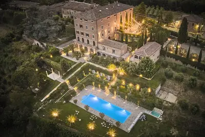 Image de Historic Villa Ferrano has modern amenities, ideal for medium-sized events.