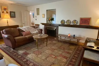 Image de 918 Flower House-Central, Clean & Quiet Tulsa Home