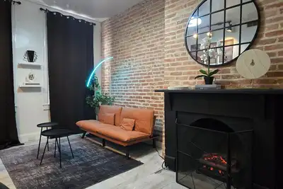 Image de Lovely Boho 2br, 5 min walk to Penn Sta. , on Jhu Shuttle Line, Pets Ok