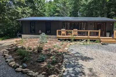 Image de 4-bedroom cabin in beautiful Newland with Ac, Heat and WiFi. Enjoy nature