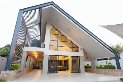 Image de Modern 4-bedroom house in enchanting Victoria Falls with Ac, Pool & WiFi