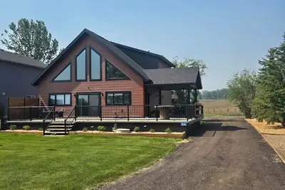 Image de Spacious & cozy 5-bedroom lakeside cabin on Pigeon Lake