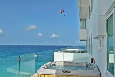 Vrbo Premier Host – Beachfront – 8br/6Bth – Penthouse Combo #313