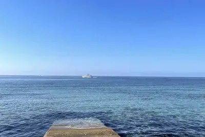 Image de Villa 50 m from the sea with private access