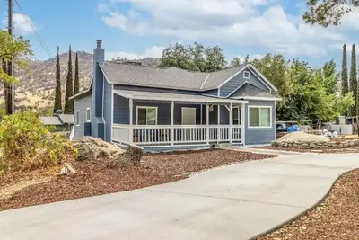 Image de Charming 3-bedroom Cottage, near the Springville Ranch& Sequoia National Forest