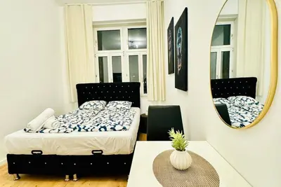 Image de 5br Apartment; Near Atzgersdorf Park, 11-Min Walk