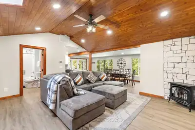 Image de Mtnside Cabin with Views by Lynx Lake 20 min to Town