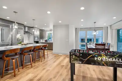 Image de Spacious & Modern 6-Bed Family Retreat Near Golf Course