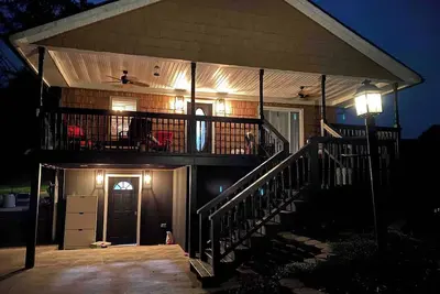 Image de Quiet & charming 3-bedroom, 3-story house located in Butler, Ohio.