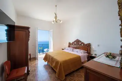 Image de Casa Michele, Spacious Italian Retreat: Tranquil Oasis with Breathtaking Views in Praiano