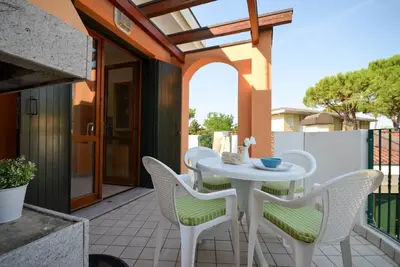 Image de Appartement moderne en centre-ville avec piscine partagée