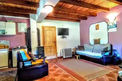 Image de Mountain House Domestic, with three bedrooms.