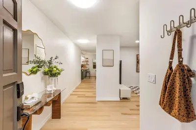 Modern Family Retreat in Bethany