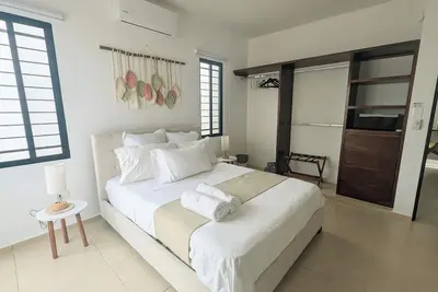 Image de One-story house with a terrace and patio perfect for Long stays