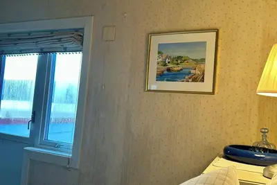 Image de Spacious house with views of the fjord and mountains. Close to nature and city.