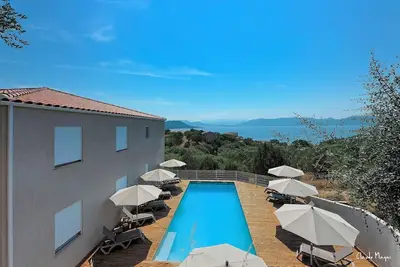 studio vue mer accès piscine casasoprana