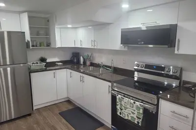 Image de Brand New Cozy 2-bedroom apartment in nice Hamilton with Ac, WiFi