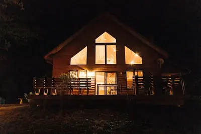 Image de Woodland Wonderland: 40 acres, a Home, a Cabin, & a Pond