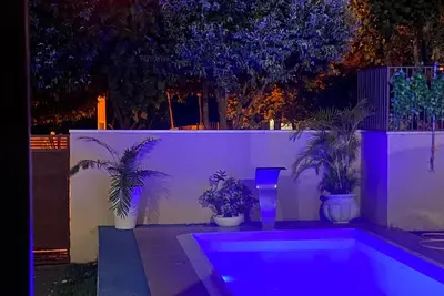 Image de Pink IpĂŞ Holiday Home