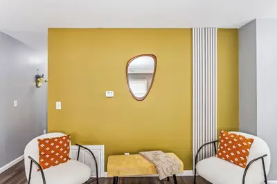 Image de King, Gazebo, &Private Hot Tub-West Wichita