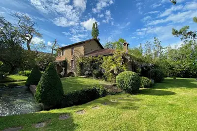 Image de Charmant moulin du Xvii eme siècle, piscine et rivière