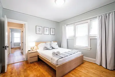 Image de Charming 2-bedroom apartment with Ac, WiFi in fantastic West Allis
