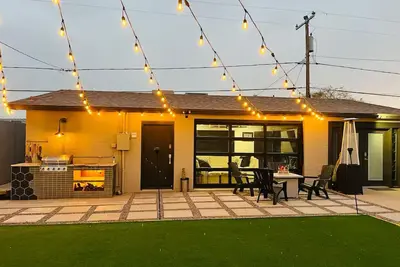 Image de Custom Built Industrial House in Central Phx 2br/2bth