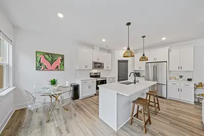 Image de New Build Near South End