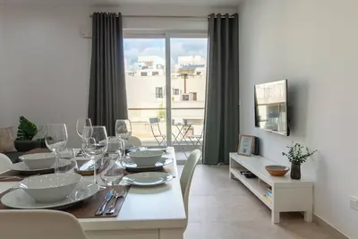 Image de Sandstone Apartment 17 Charming 2-bedroom apartment with Ac, WiFi Wied il-Għajn