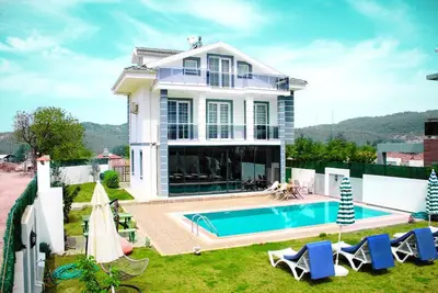 Image de Modern 3-Bedroom Villa with Private Pool & Full Amenities in Ă–lĂĽdeniz