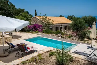 Image de Amara Villa - Trois Chambres Villa, Couchages 6