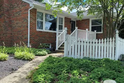 Image de 3-bedroom house in lovely Canal Fulton with Ac, WiFi, and a game room.