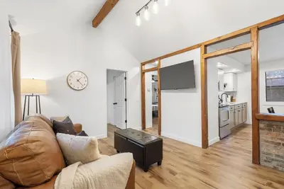 Image de New! Cozy Home in Great Location: Pet Friendly, No Cleaning Fee!