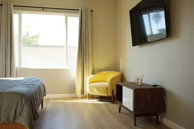 Image de Newly Furnished 2-bedroom house in  wonderful Indio with Ac, WiFi, Golf & Pools!