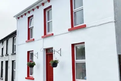 Image de Charming cottage few mins walk from the waterfront and beach