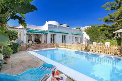 Image de Belle maison de 3 chambres à Marbella