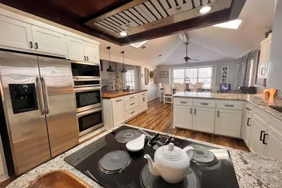 Image de Family friendly, 3-bedroom house in Midlothian with 1. 3 acres, big patio, fishin