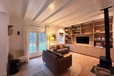 Image de Detached vacation home in the middle of the forest