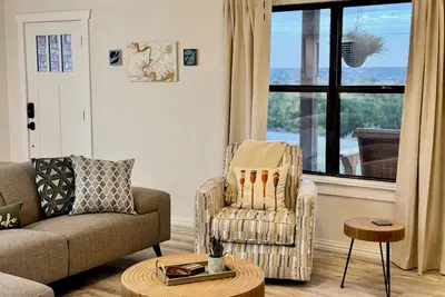 Image de Family-Friendly Hilltop Retreat with Lake Views, 10 Min to Downtown Granbury