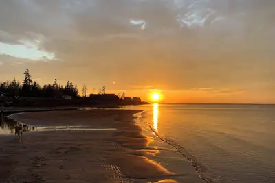 Image de Beachfront Resort Living! Enjoy your own private pool, hot tub, sauna. Sleeps 14