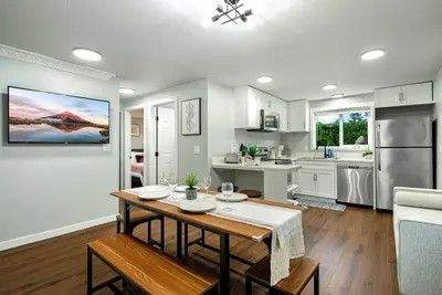 Image de 4 Beds Cozy & Commute Friendly Apartment Near Burke-Gilman Trail