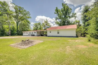 Image de Two homes on Black River Lake with Two boat slips!