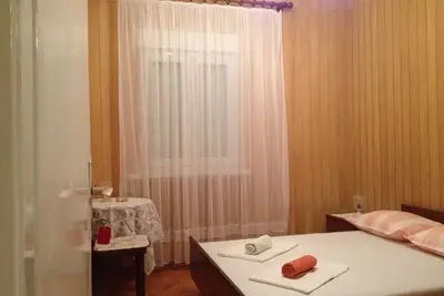 Image de Appartement de trois chambres prés de la plage Drasnice, Makarska (A-23448-b)