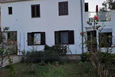 Image de Appartement de deux chambres avec la terrasse et la vue sur le mer Petrcane, Zadar (A-23558-a)