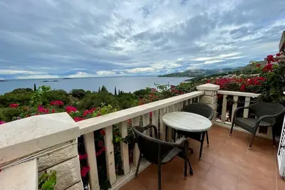 Image de Appartement d'une chambre avec la terrasse et la vue sur le mer Plat, Dubrovnik (A-23567-d)