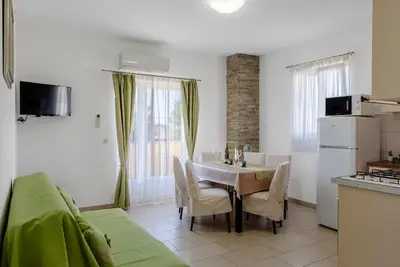 Image de Appartement de deux chambres avec le balcon Privlaka, Zadar (A-23587-b)